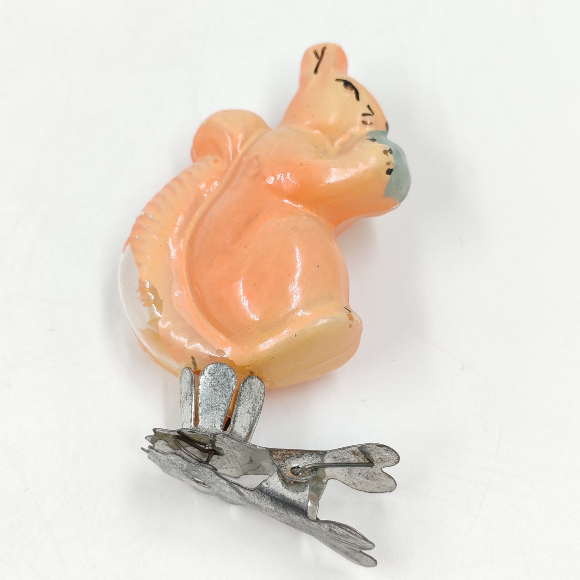 Игрушка ёлочная на прищепке "Белочка", стекло, металл, краска, СССР, 1960-1980 гг.
