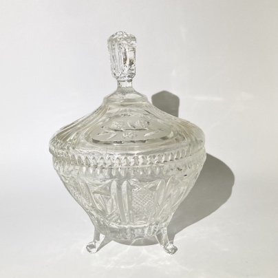Конфетница с крышкой (сахарница)