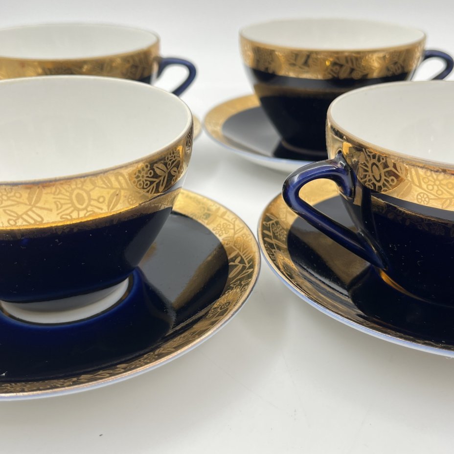 Набор из пяти чайных пар с орнаментальным декором, форма "Утро" (автор В.Л. Семенов), фарфор, крытье кобальтом, золочение, Ленинградский фарфоровый завод (ЛФЗ), СССР, 1960-1970 гг.