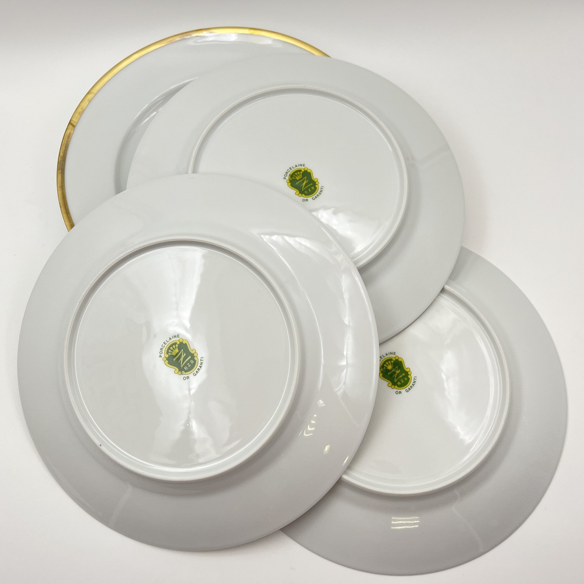 Набор тарелок на 5 персон, украшенных изображением лесных обитателей, фарфор, деколь, золочение, Германия, 1980-2000 гг.