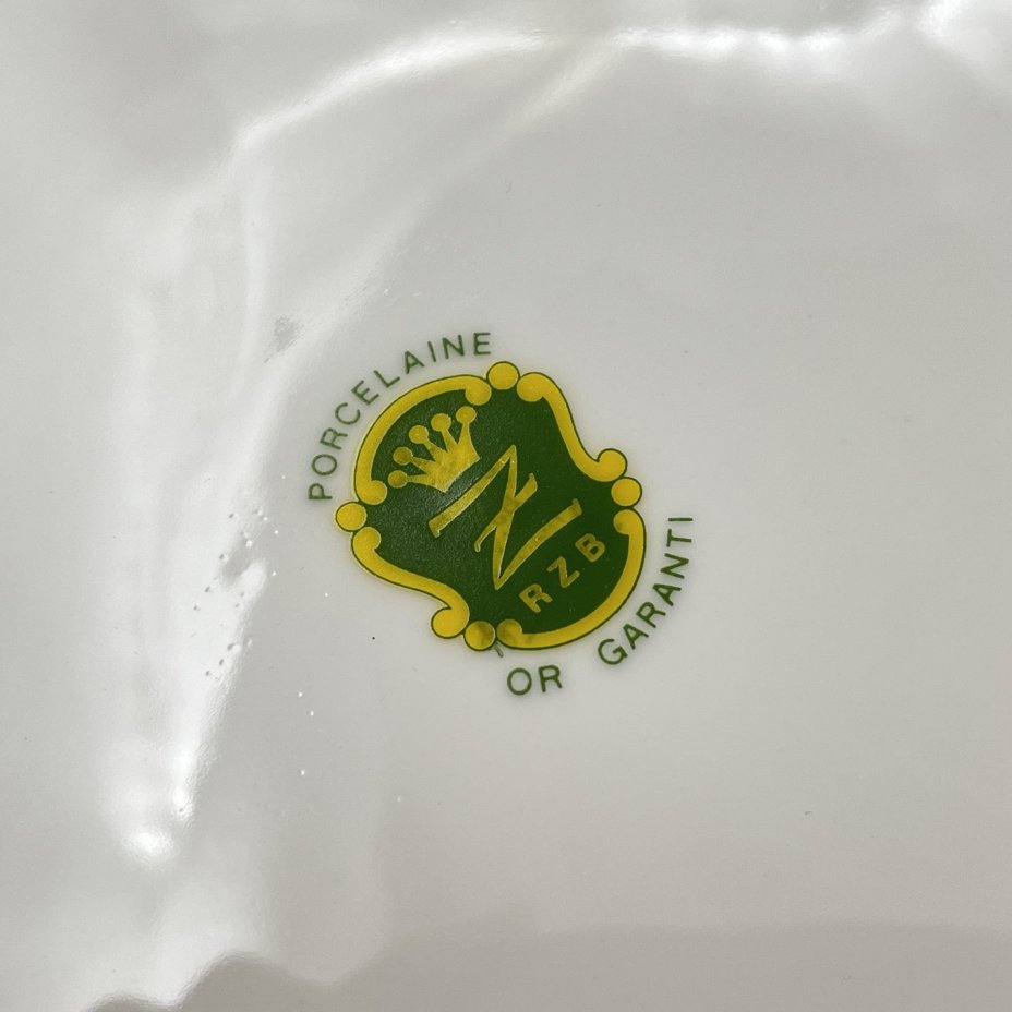 Набор тарелок на 5 персон, украшенных изображением лесных обитателей