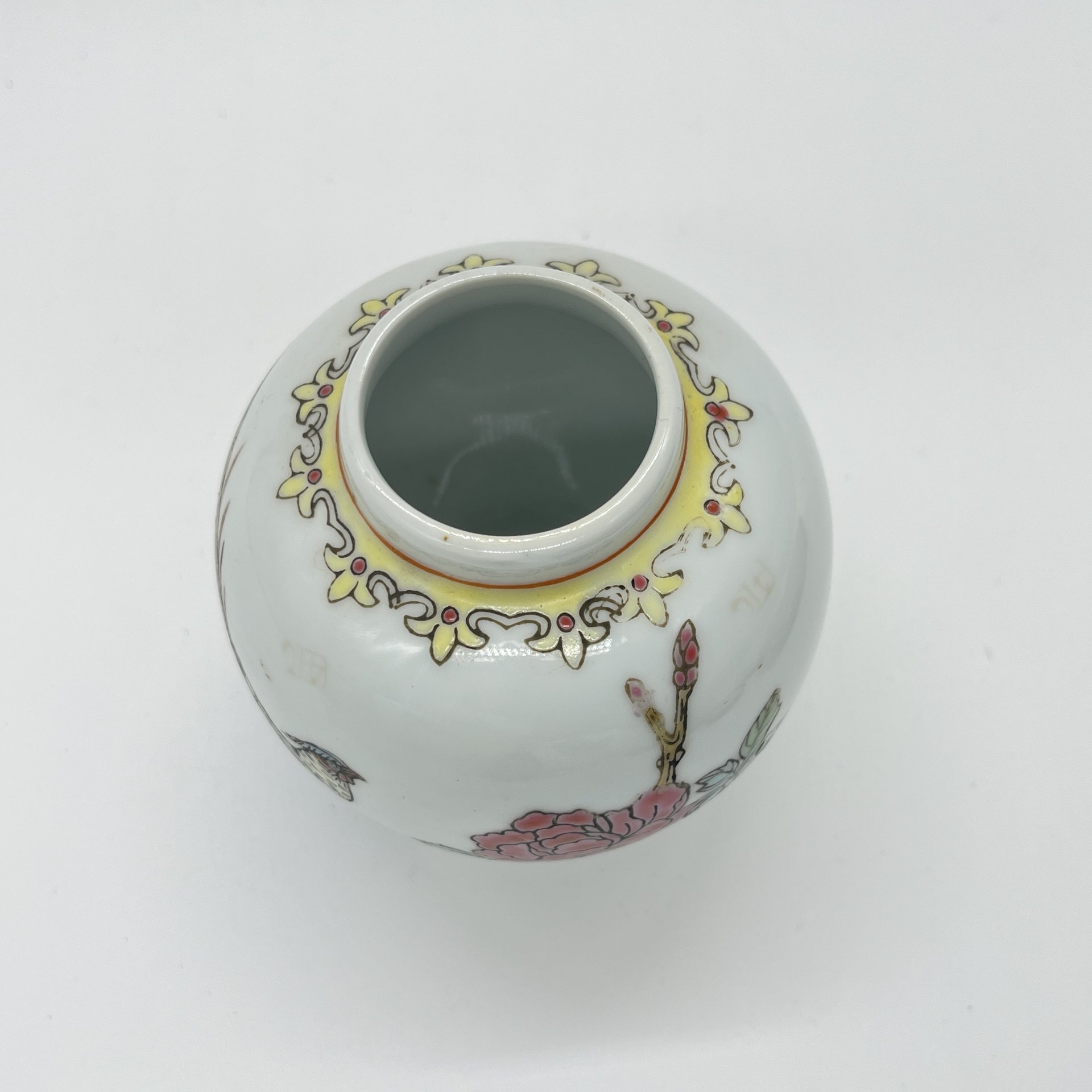 Вазочка имбирная с изображением фазана в саду (нет крышки!), фарфор, роспись, эмаль, Китай, 1950-1970 гг.