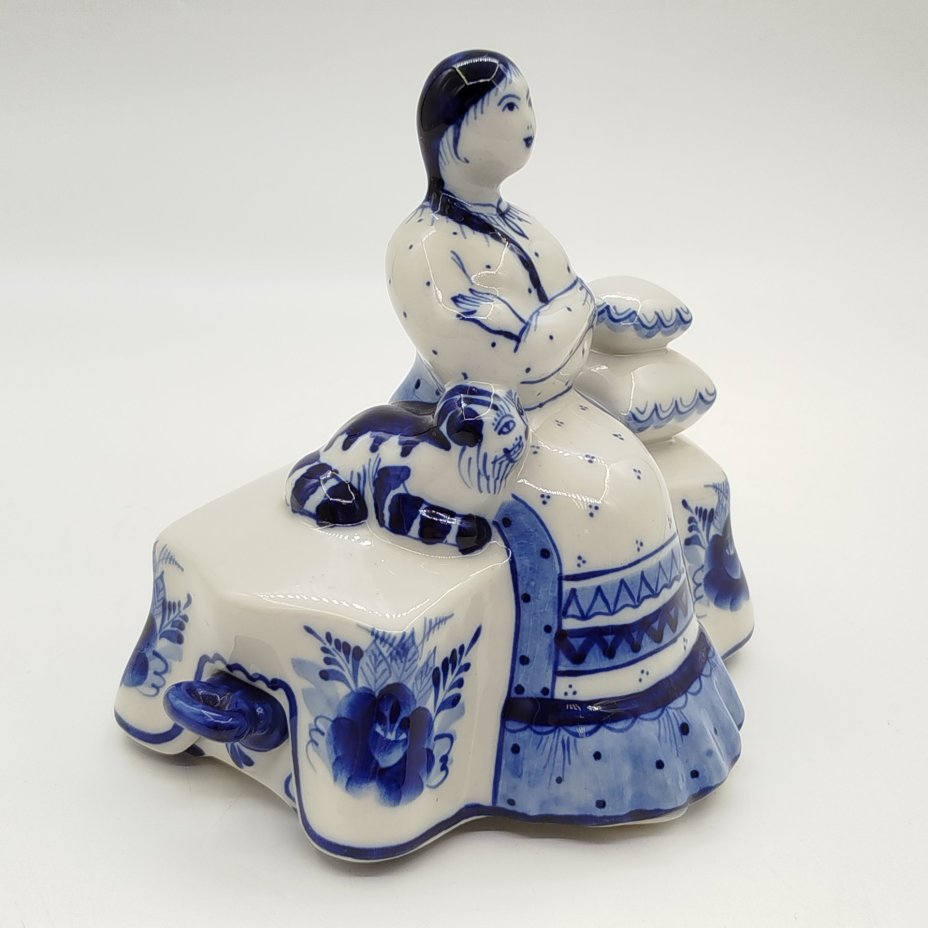 Шкатулка "Сундучок", авт. Н.Т. Бидак, исп. Шакуро