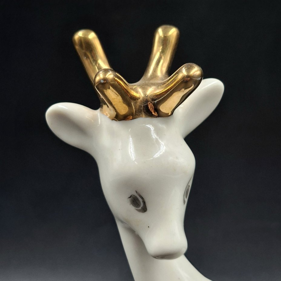 Статуэтка "Олень", фарфор, золочение, Ленинградский завод фарфоровых изделий (ЛЗФИ), СССР, 1956-1967 гг.