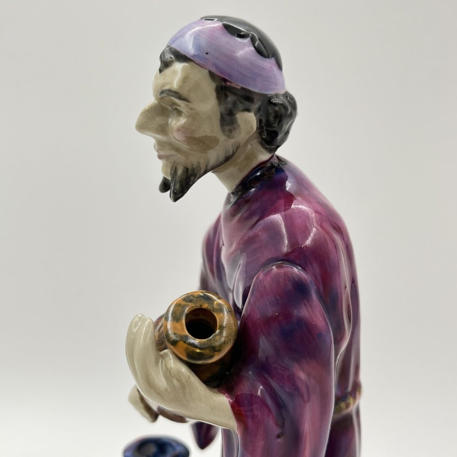 Статуэтка "Pot seller" ("Продавец горшков")