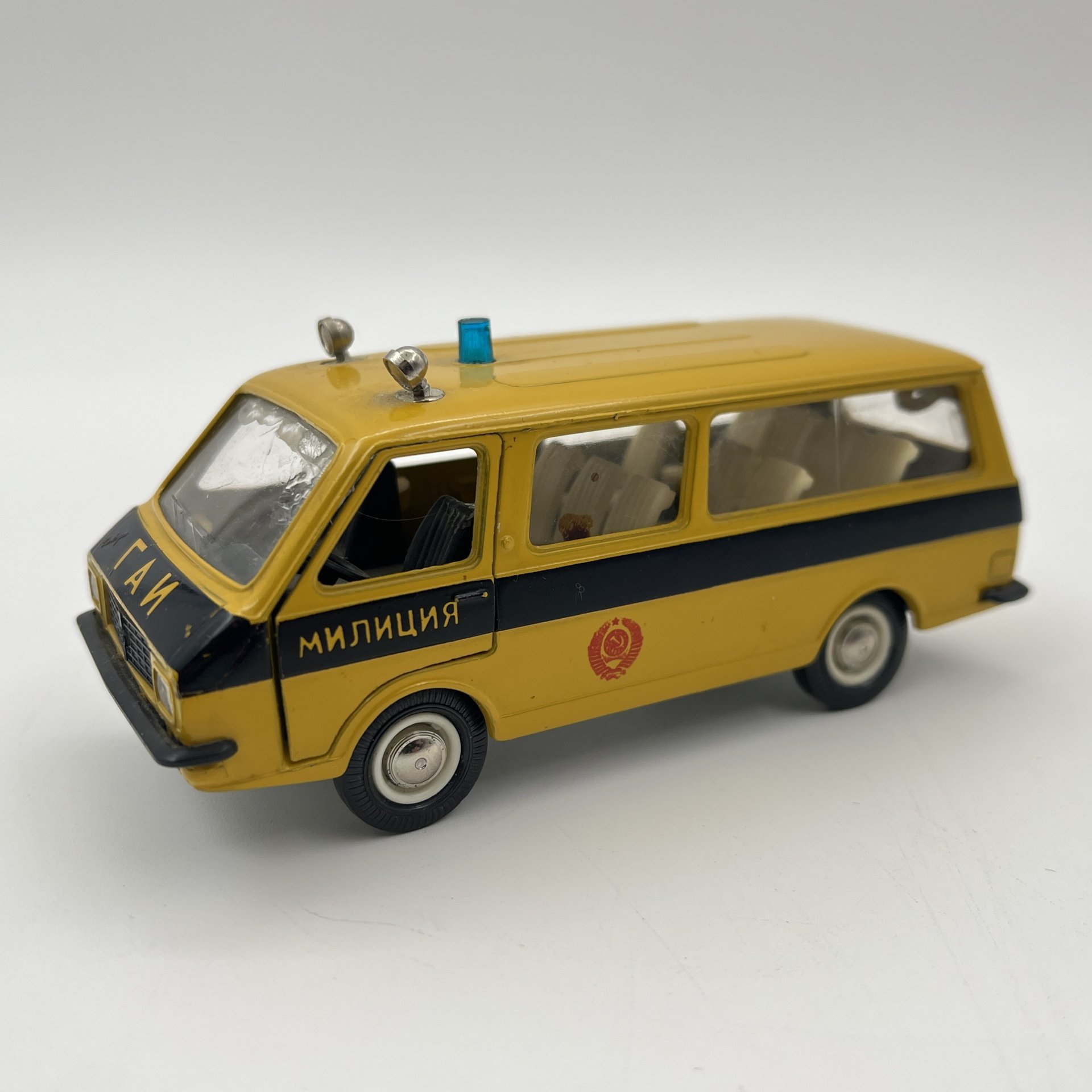 Модель автомобиля "RAF-Патрульная №А25" (ГАИ, Милиция), масштаб 1:43, металл, пластик, стекло, СССР, 1970-1980 гг.
