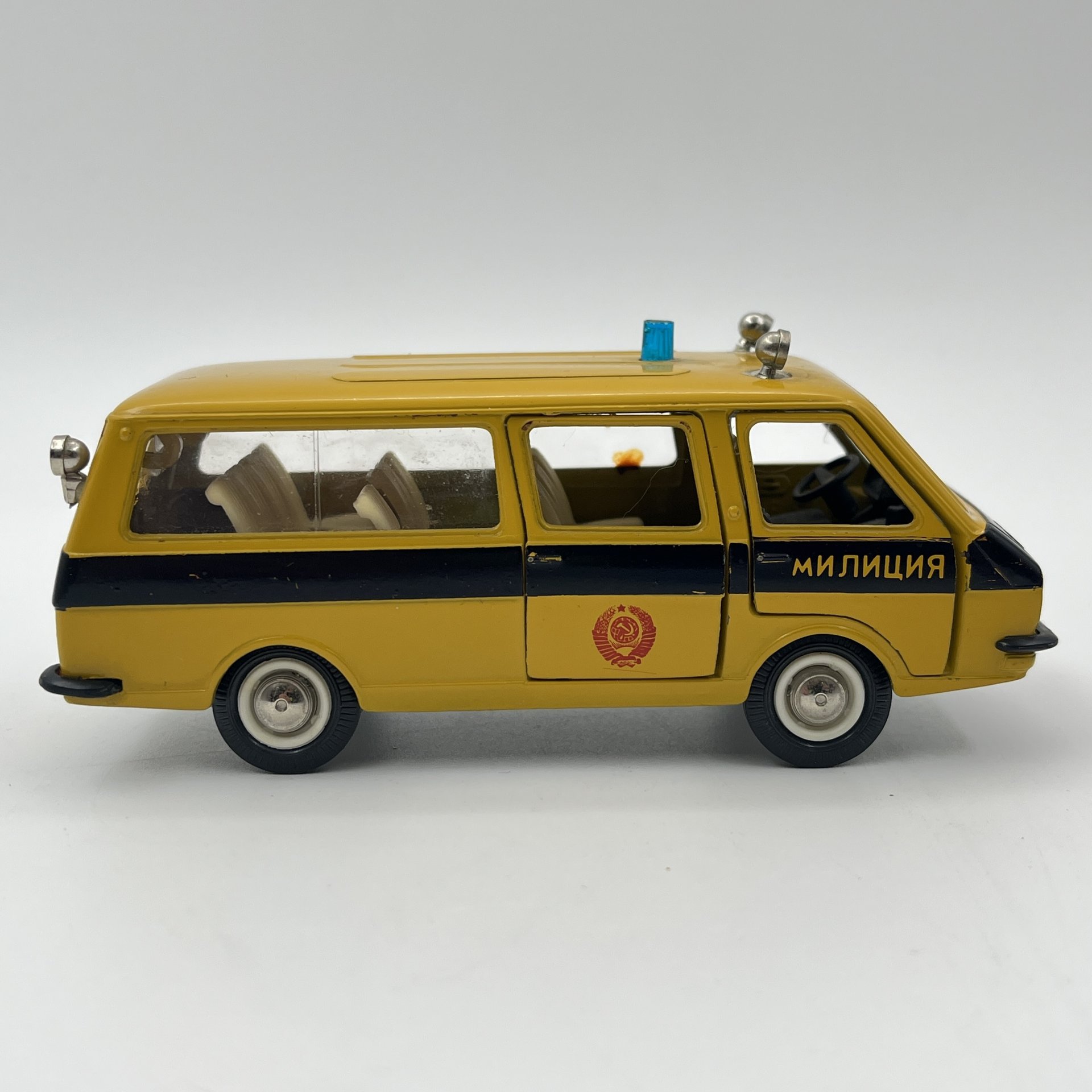 Модель автомобиля "RAF-Патрульная №А25" (ГАИ, Милиция), масштаб 1:43, металл, пластик, стекло, СССР, 1970-1980 гг.