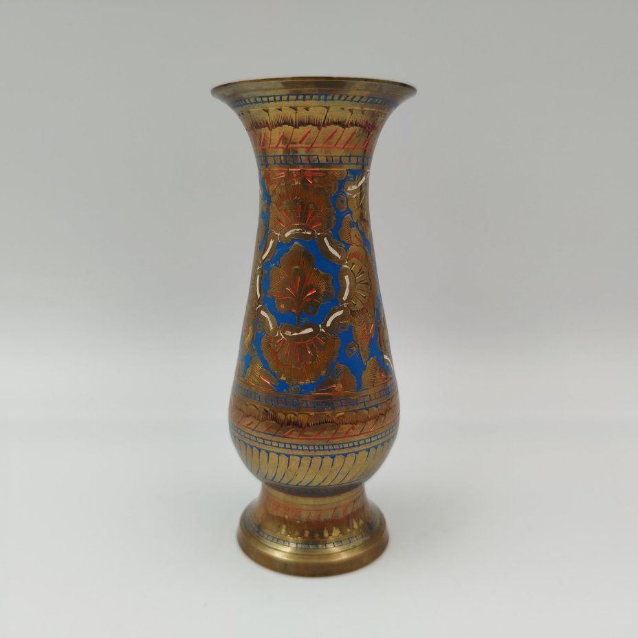 Вазочка с растительным декором в восточном стиле, латунь, гравировка, холодные эмали, Индия, 1970-1990 гг.