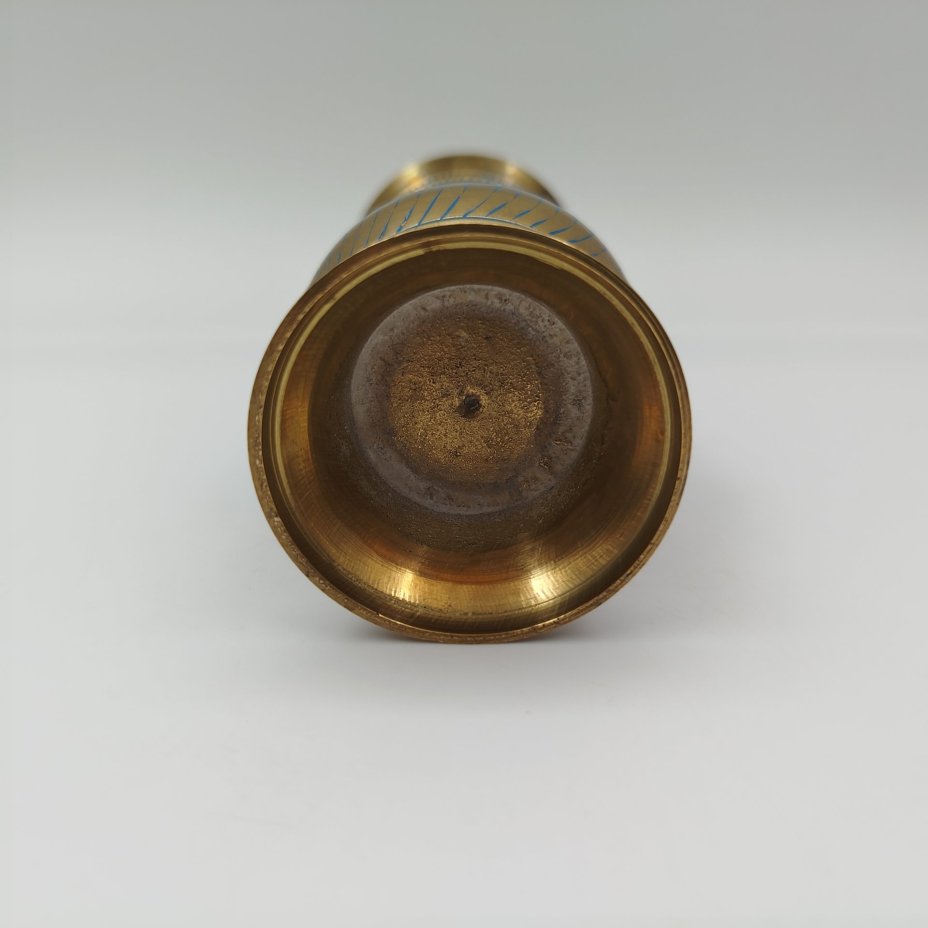 Вазочка с растительным декором в восточном стиле