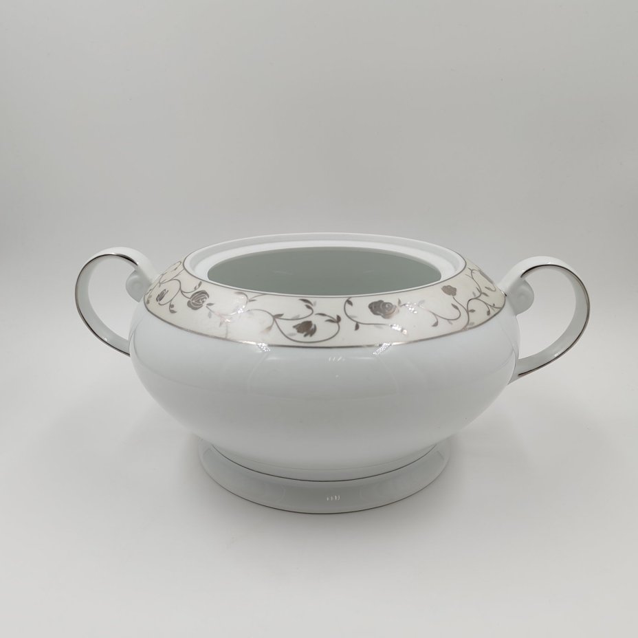 Супница с цветочным орнаментом, фарфор, деколь, Китай, 2000-2010 гг.