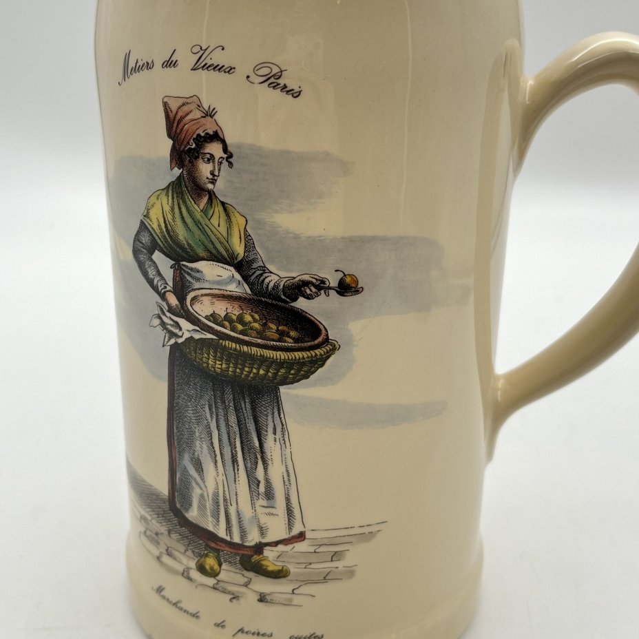 Кружка пивная из цикла Профессии старого Парижа "Торговка грушами", Rouge Fountaine Baudour Ceramic, керамика, деколь, Бельгия, 1950-1980 гг.