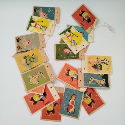 Новогодняя гирлянда (флажки), иллюстрированная советской анимацией и сказками ("Чуня", "Маша и Медведь", "Золушка" и т.д.)