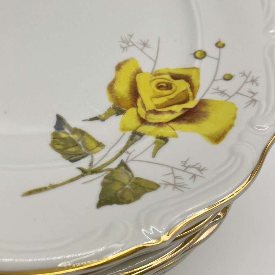 Набор из 6-ти обеденных тарелок с фигурным бортом и  изображением роз, фарфор, деколь, золочение, Walbrzych, Польша, 1952-1992 гг.