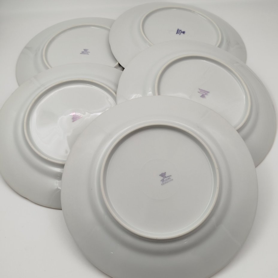 Набор тарелок на 5 персон, украшенных цветочным декором, фарфор, деколь, Thun (Тун), Чехословакия, 1970-1985 гг.