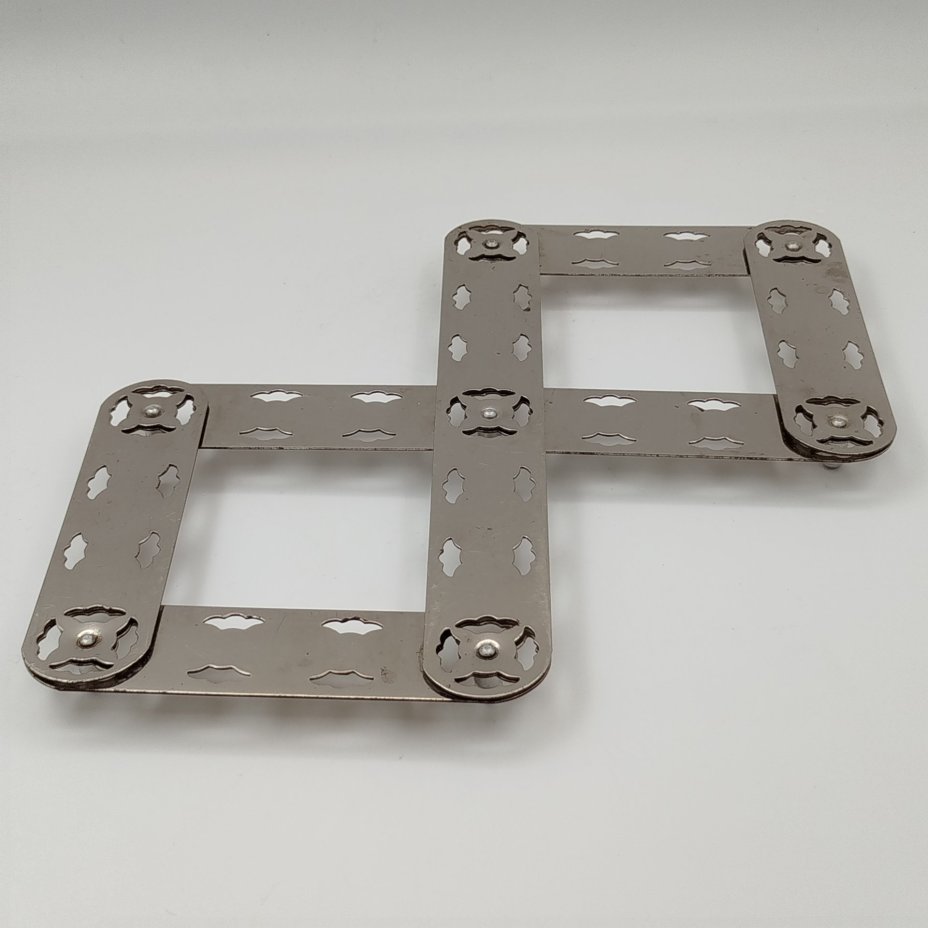 Подставка под горячие блюда оригинальной формы (раздвижная)