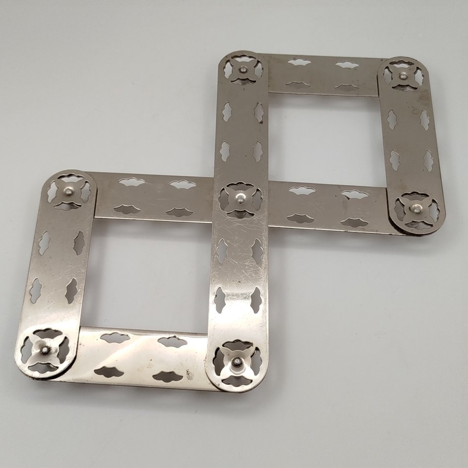 Подставка под горячие блюда оригинальной формы (раздвижная)