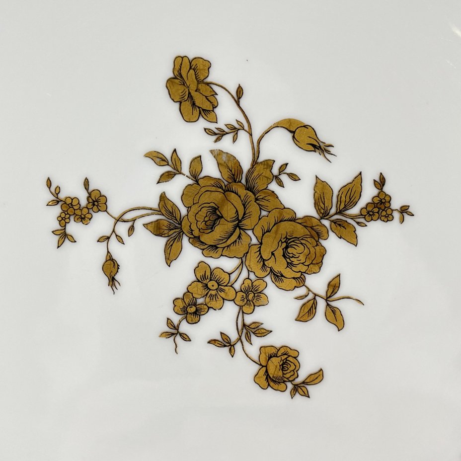 Блюдо, украшенное цветочным декором, серия "Katharina", фарфор, золочение, Weimar Porzellan (Веймарский фарфор), ГДР, 1950-1980 гг.
