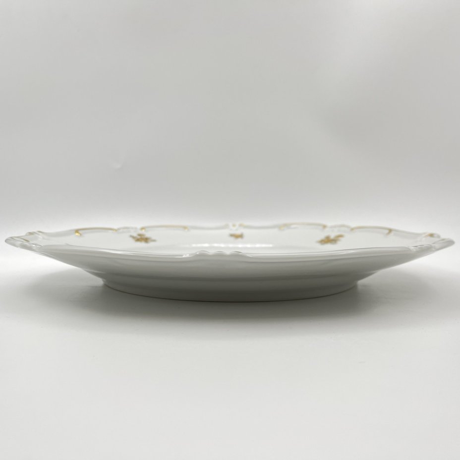 Блюдо, украшенное цветочным декором, серия "Katharina", фарфор, золочение, Weimar Porzellan (Веймарский фарфор), ГДР, 1950-1980 гг.