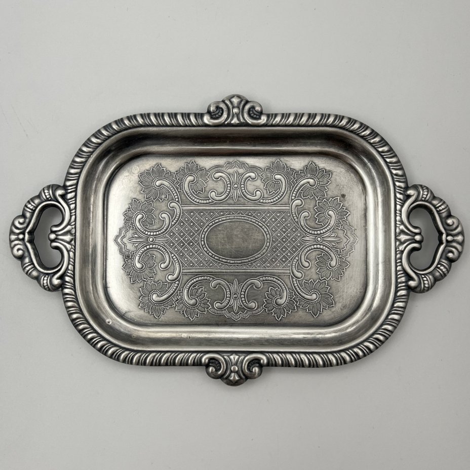 Мелочница (подставка для ключей) в форме подноса с растительным декором