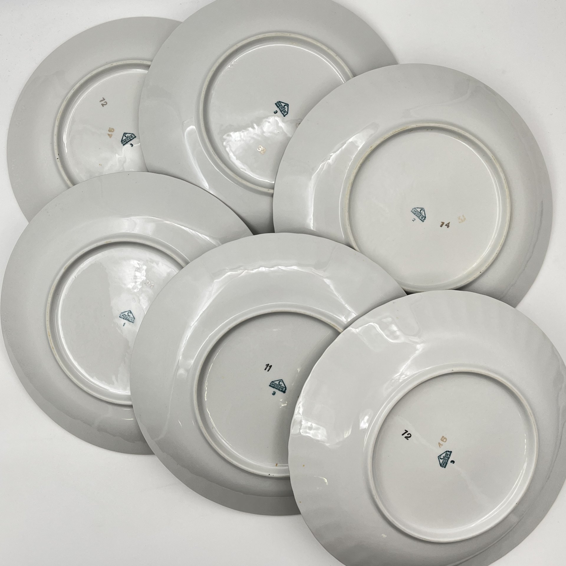 Набор из 6-ти обеденных тарелок, украшенных изображением розы