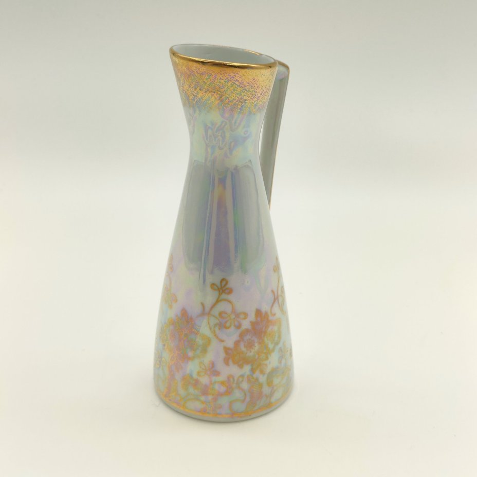 Кувшинчик с цветочным орнаментом на перламутровом фоне, фарфор, люстр, золочение, Martinroda Friedrich Eger & Co. (PM), Германия, 1960-1980 гг.
