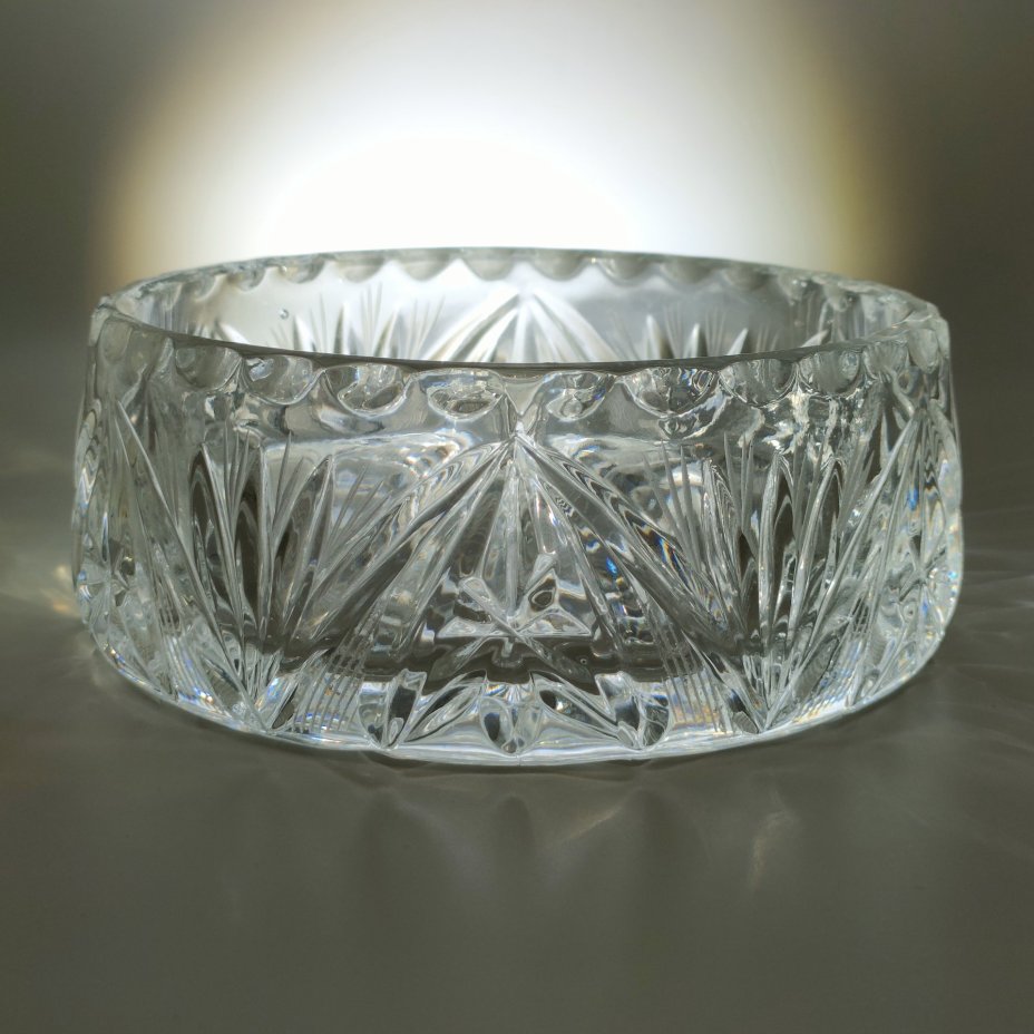 Салатник (конфетница) с рельефным декором