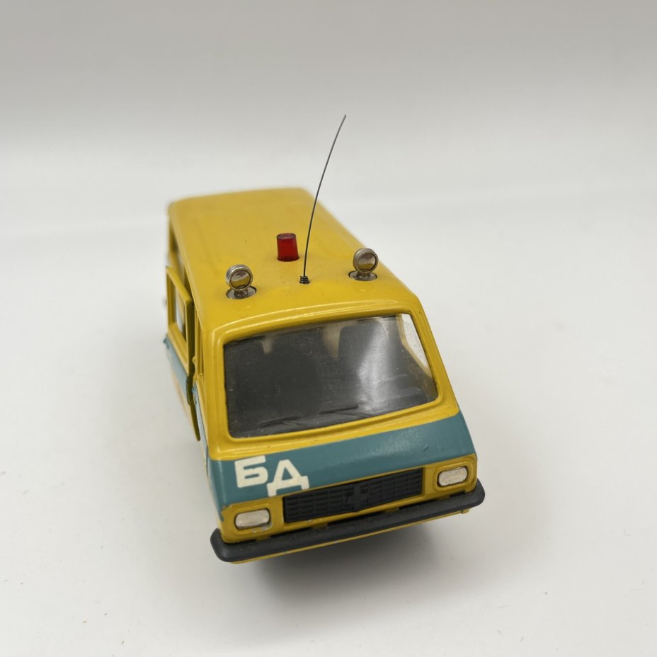 Масштабная модель "RAF-M-2203", (Штаб управления ГАИ), авторская модель 1:43, Саратовский завод «Тантал», металл, пластик, картон, СССР, 1987-1988 гг.