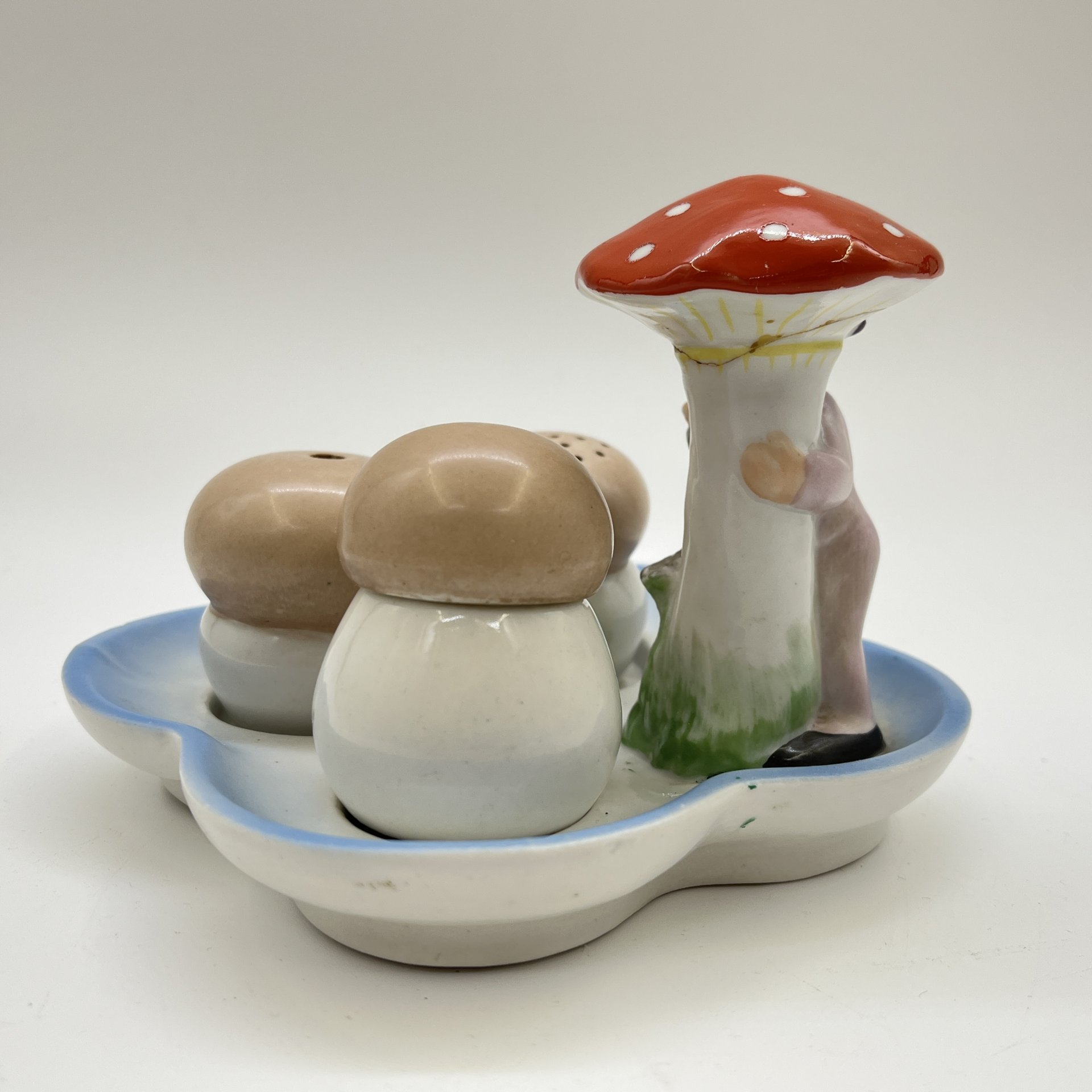 Набор для специй "Гном под мухомором", фарфор, роспись, СССР, 1980-1990 гг.