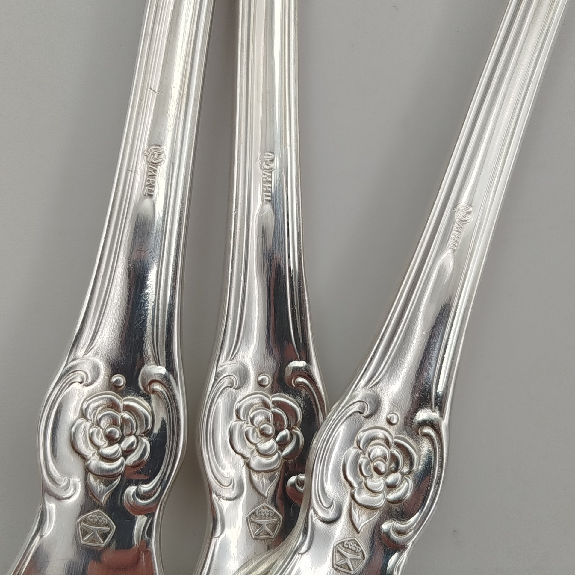 Набор из 6-ти вилок с растительным декором