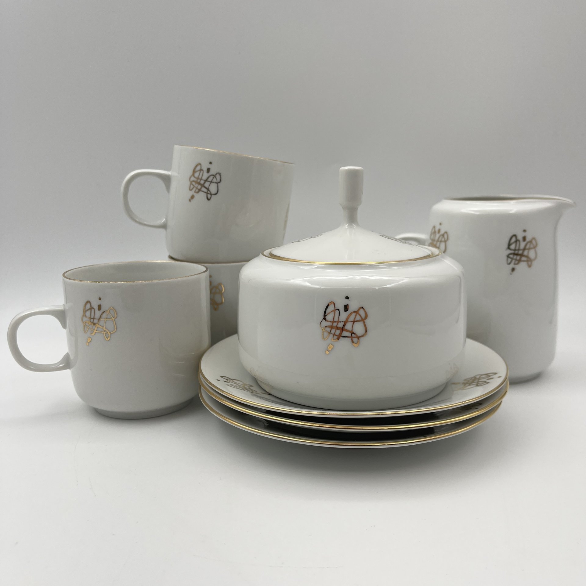 Набор чайный на три персоны (8 предметов), украшенный линиями