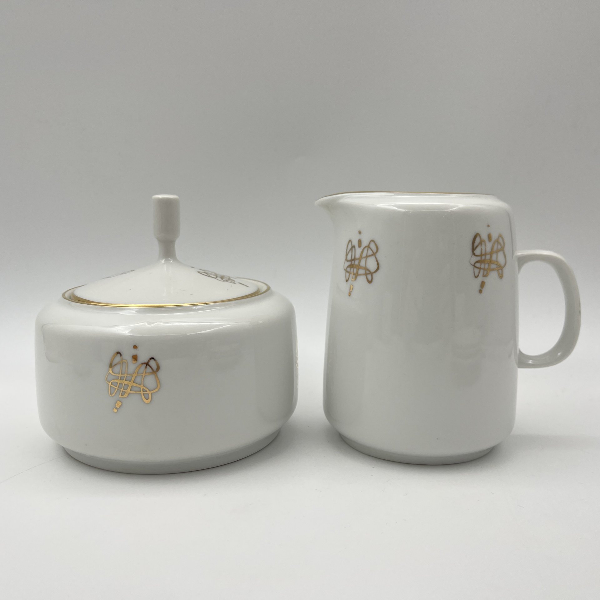 Набор чайный на три персоны (8 предметов), украшенный линиями