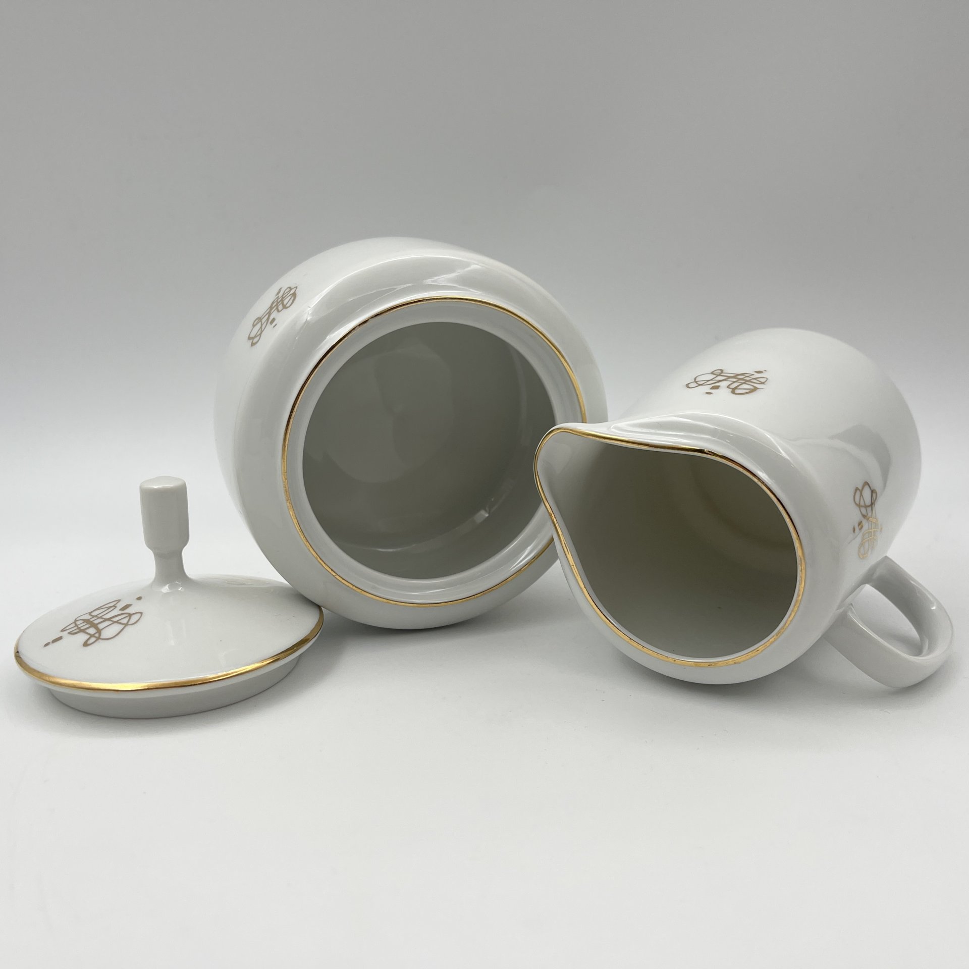 Набор чайный на три персоны (8 предметов), украшенный линиями