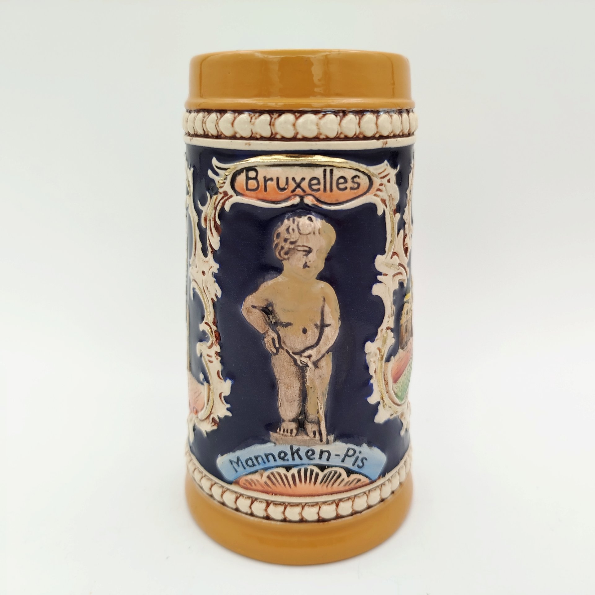 Кружка пивная "Manneken -Pis" (Достопримечательности Брюсселя), керамика, рельеф, Marzi & Remy, Германия, 1964-1990 гг., Marzi & Remy