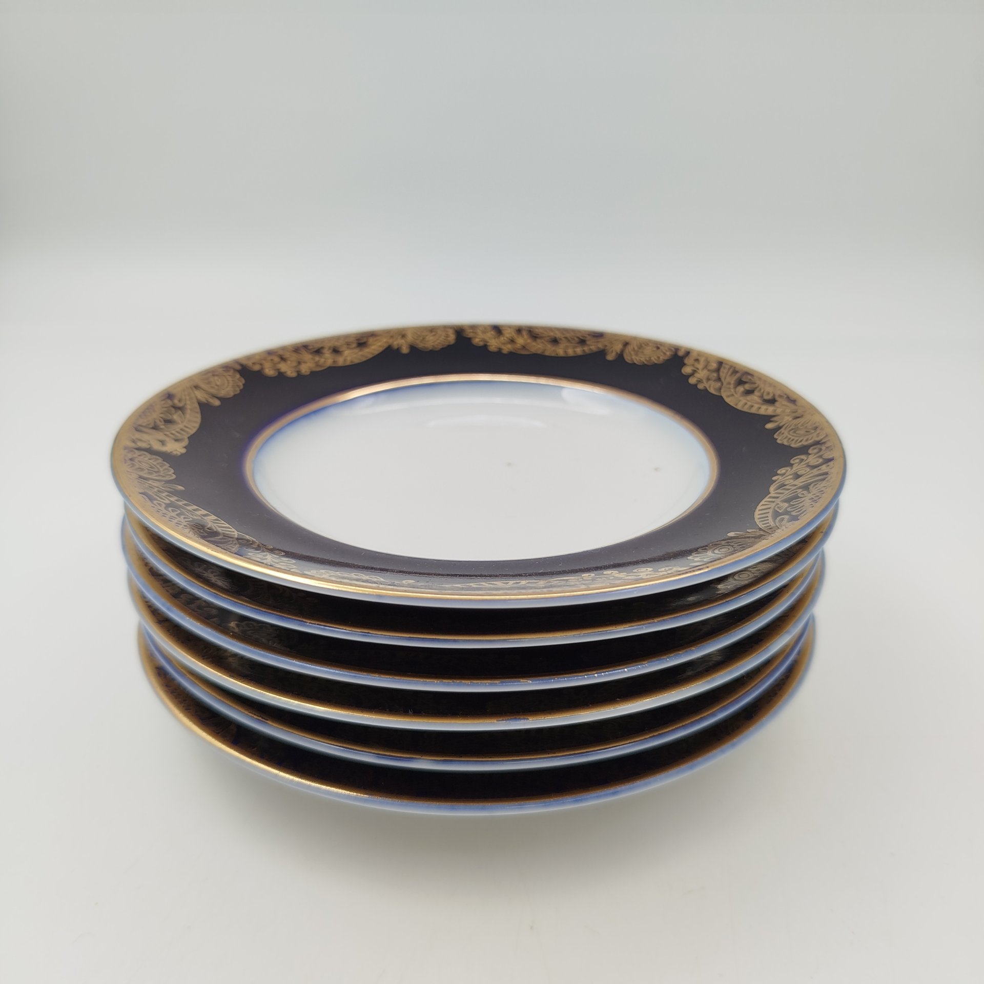 Комплект из 6-ти пирожковых тарелок "Фриз", фарфор, крытье, золочение, Ленинградский фарфоровый завод (ЛФЗ), СССР, 1960-1970 гг.