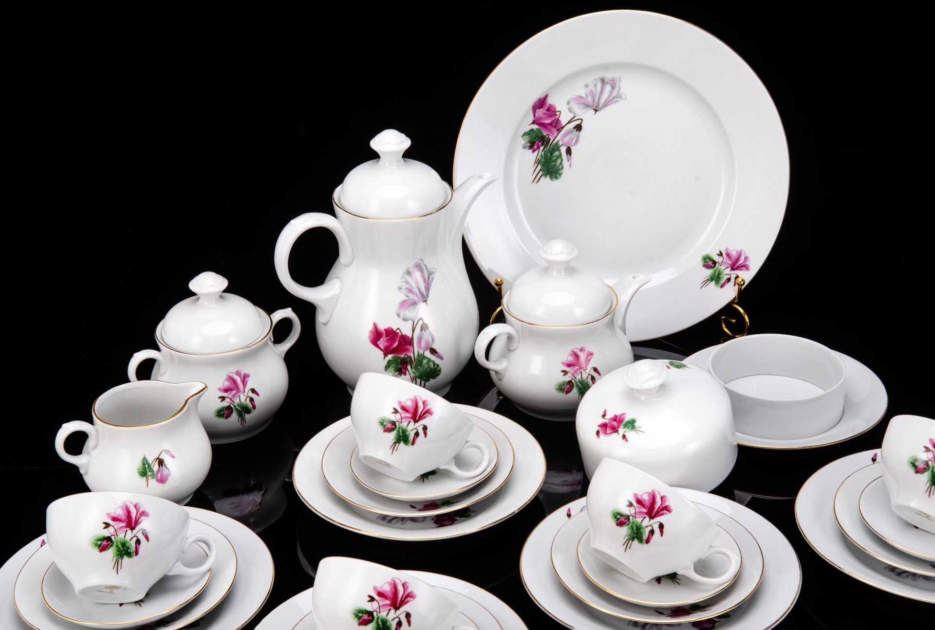 Сервиз чайный с цветочным декором на 6 персон (30 предметов), фарфор, деколь, золочение, Spezial Eisenberg Porzellan (SEP), ГДР, 1973-1976 гг.