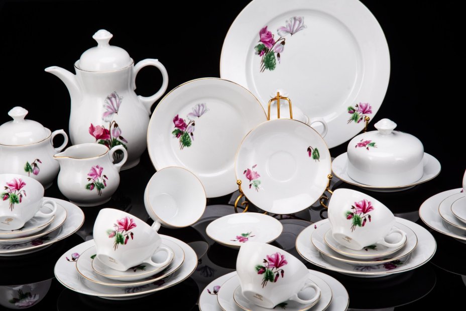 Сервиз чайный с цветочным декором на 6 персон (30 предметов), фарфор, деколь, золочение, Spezial Eisenberg Porzellan (SEP), ГДР, 1973-1976 гг.