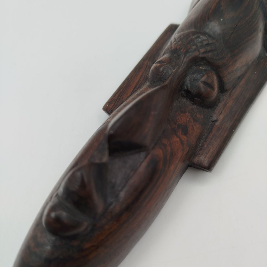 Маска настенная, выполненная из эбенового дерева