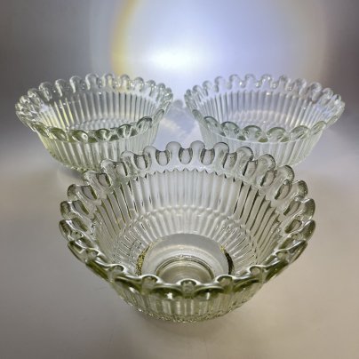 Набор из 3 вазочек с фигурным краем