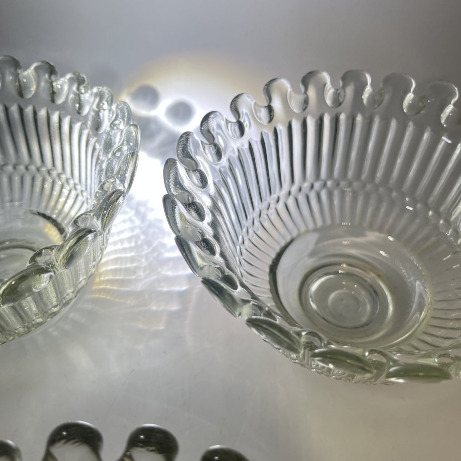 Набор из 3 вазочек с фигурным краем