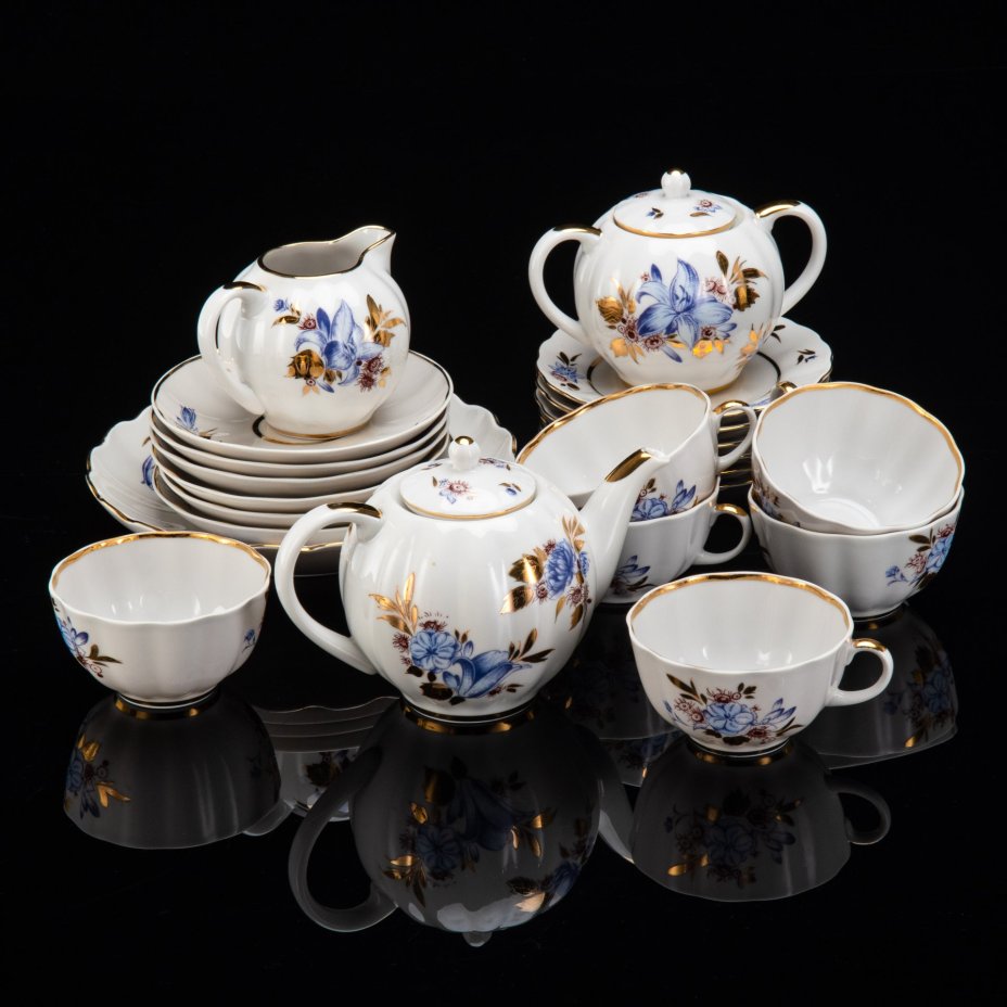 Сервиз чайный "Лилия" на 6 персон (22 предмета), фарфор, деколь, золочение, Ленинградский фарфоровый завод (ЛФЗ), СССР, 1970-1992 гг.