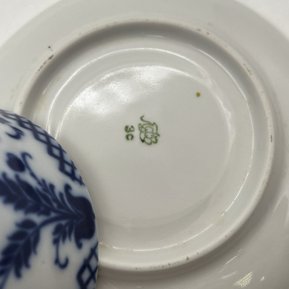 Пара чайная "Синие цветы", фарфор, деколь, золочение, Ленинградский фарфоровый завод (ЛФЗ), СССР, 1970-1986 гг.