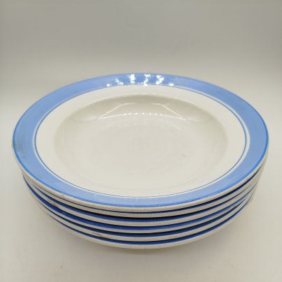 Набор из шести суповых тарелок с голубым кантом, фаянс, обводка, Конаковский фаянсовый завод им. М.И. Калинина (ЗиК Конаково), СССР, 1962-1974 гг.