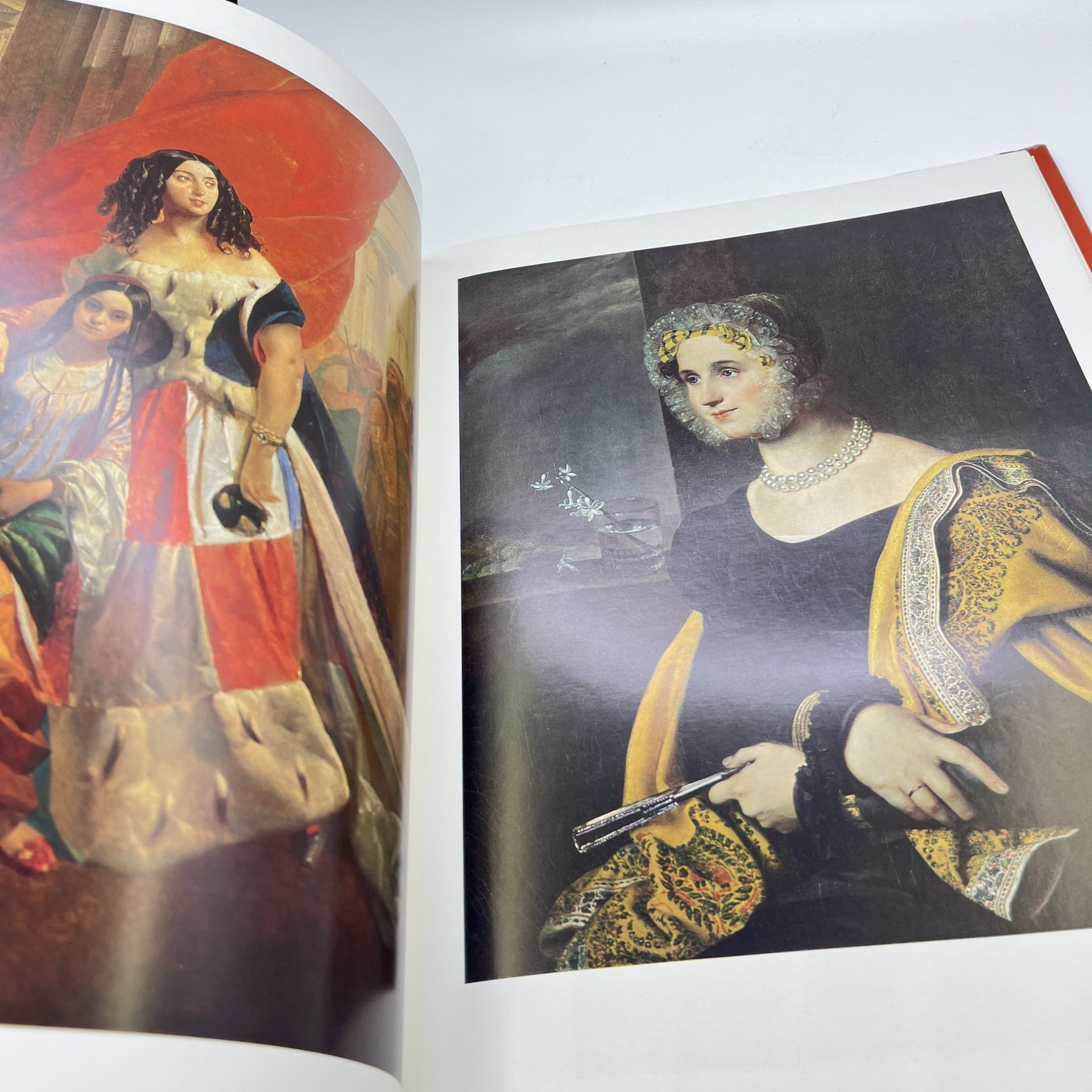 Книга/альбом "State Museums of the Moscow Kremlin" из серии State Museums of USSR в родном футляре, издательство Kodansha