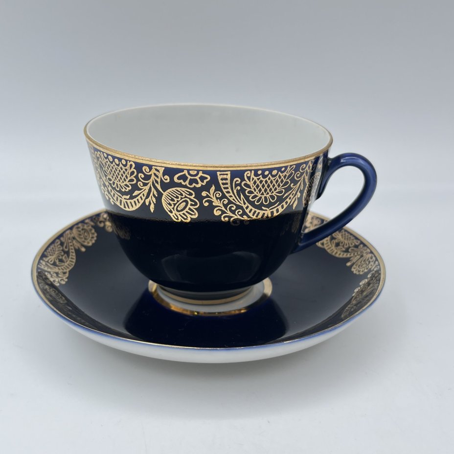 Пара чайная  "Золотая фриз" (в подборе), фарфор, крытье кобальтом, золочение, Ленинградский фарфоровый завод (ЛФЗ), СССР, 1960-1990 гг.