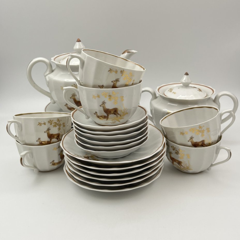 Сервиз чайный "Олени" на 6 персон (26 предметов), фарфор, деколь, золочение, Фабрика «Мануфактуры Гарднеръ в Вербилках», Российская Федерация, 1991-2010 гг.