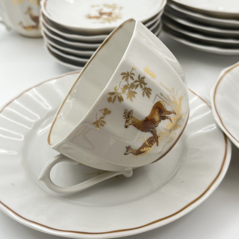 Сервиз чайный "Олени" на 6 персон (26 предметов), фарфор, деколь, золочение, Фабрика «Мануфактуры Гарднеръ в Вербилках», Российская Федерация, 1991-2010 гг.