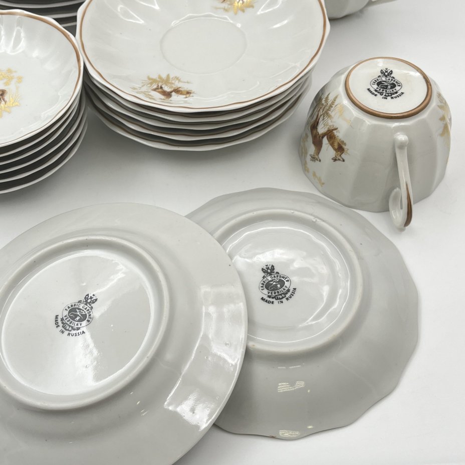 Сервиз чайный "Олени" на 6 персон (26 предметов), фарфор, деколь, золочение, Фабрика «Мануфактуры Гарднеръ в Вербилках», Российская Федерация, 1991-2010 гг.