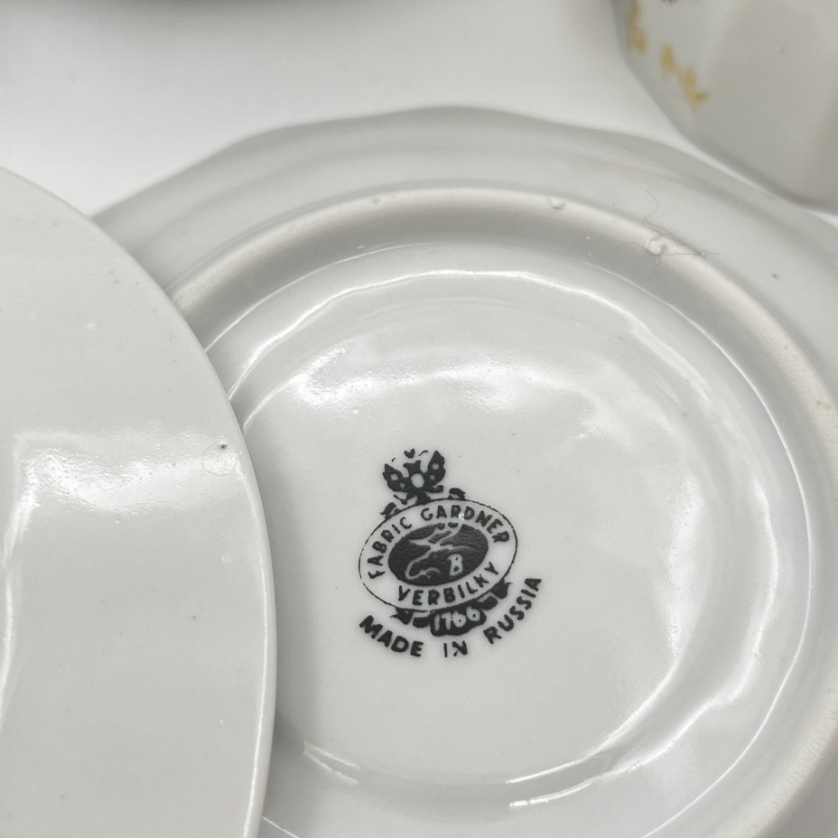 Сервиз чайный "Олени" на 6 персон (26 предметов), фарфор, деколь, золочение, Фабрика «Мануфактуры Гарднеръ в Вербилках», Российская Федерация, 1991-2010 гг.