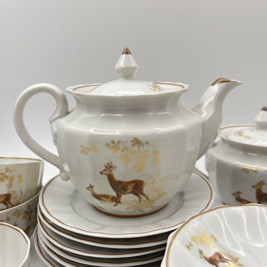 Сервиз чайный "Олени" на 6 персон (26 предметов), фарфор, деколь, золочение, Фабрика «Мануфактуры Гарднеръ в Вербилках», Российская Федерация, 1991-2010 гг.