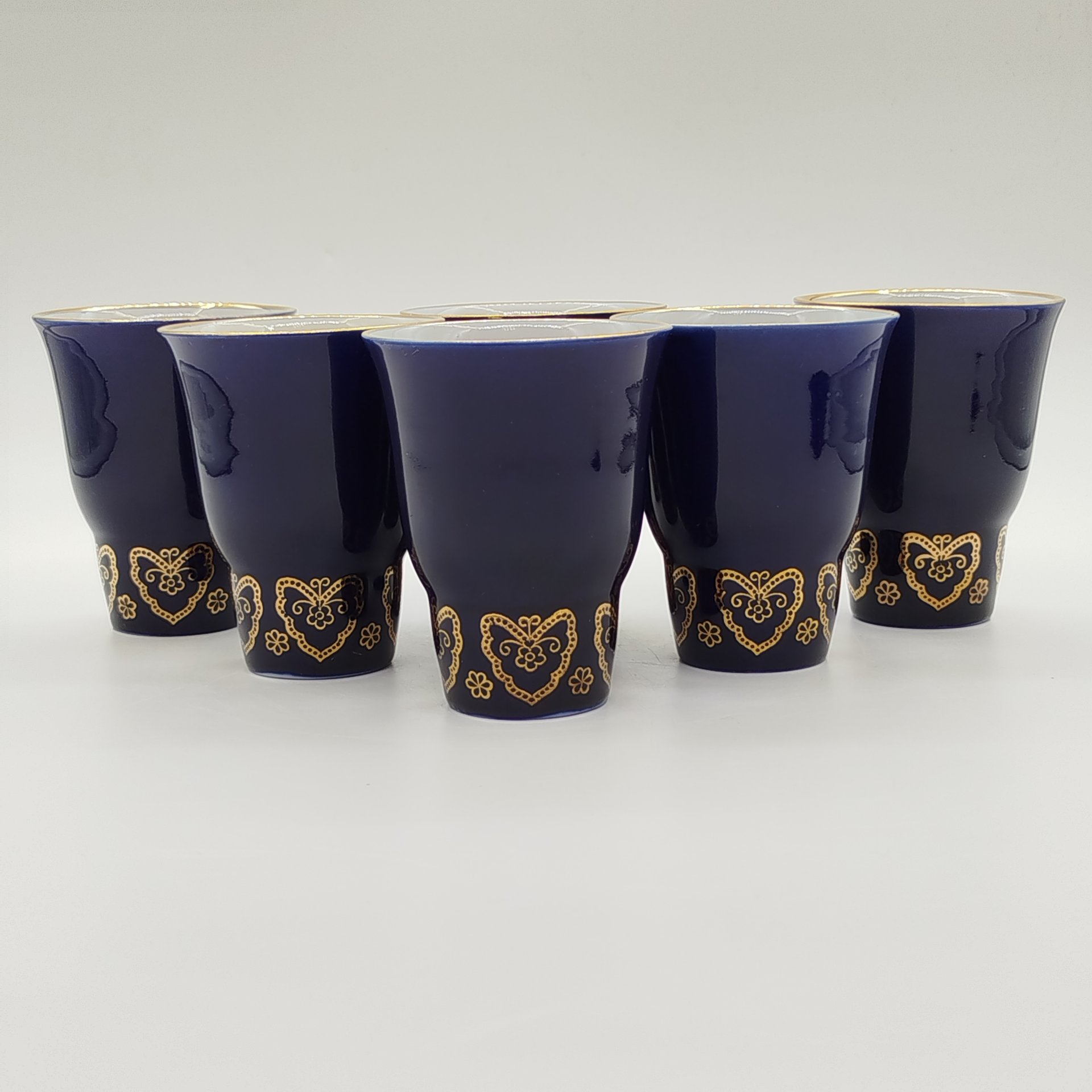Набор из шести стаканов с растительным декором
